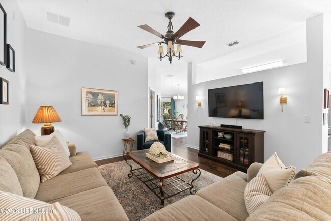 Building Photo - 1442 Laurel Oak Dr