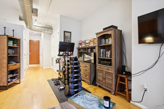 Building Photo - Incredible 1BR/1BA Condo INCLUDES Garage Parking in Vibrant Mount Vernon Triangle!