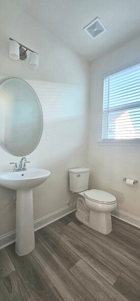 Building Photo - 1534 Cedar Tree Dr