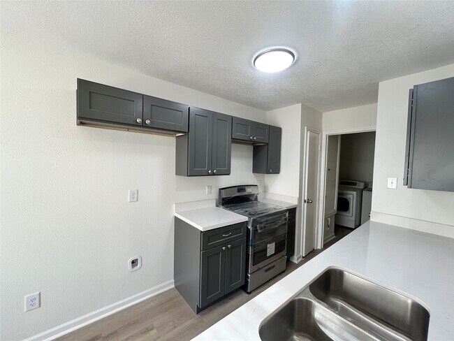 Building Photo - 12811 Murr Way