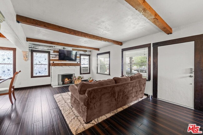 Building Photo - 5732 6th Ave