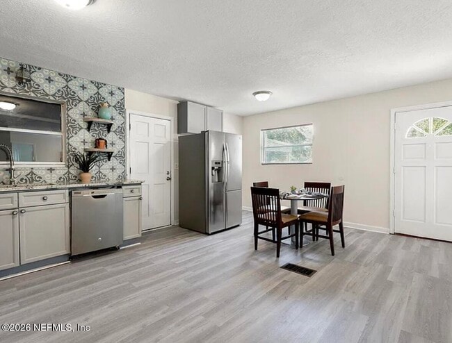 Building Photo - 2833 Emily Ln