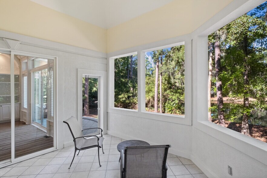 Screened Porch - 1 Turkey Hill Ln