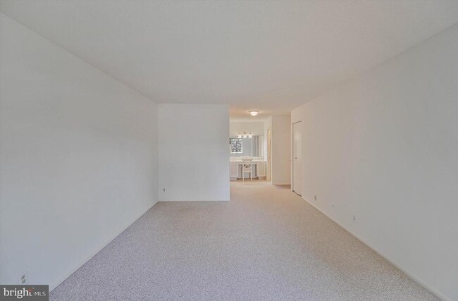 Building Photo - 8360 Greensboro Dr