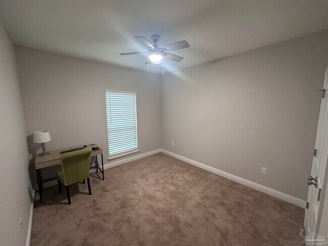 Building Photo - 4745 Dupont Cir