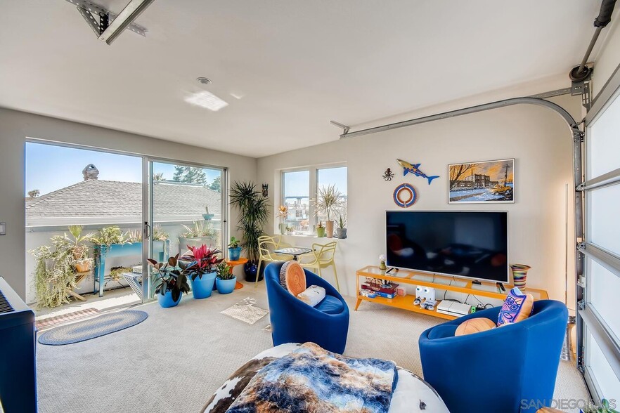 Building Photo - 991 Sigsbee St