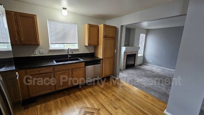 Building Photo - 502 W 91st Dr