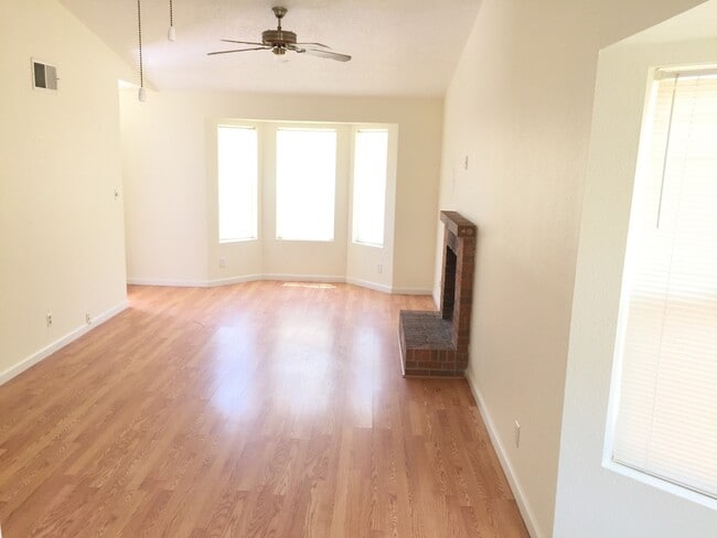 Building Photo - 6515 Azuelo Ave NW