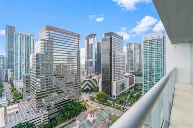 Building Photo - 495 Brickell Ave