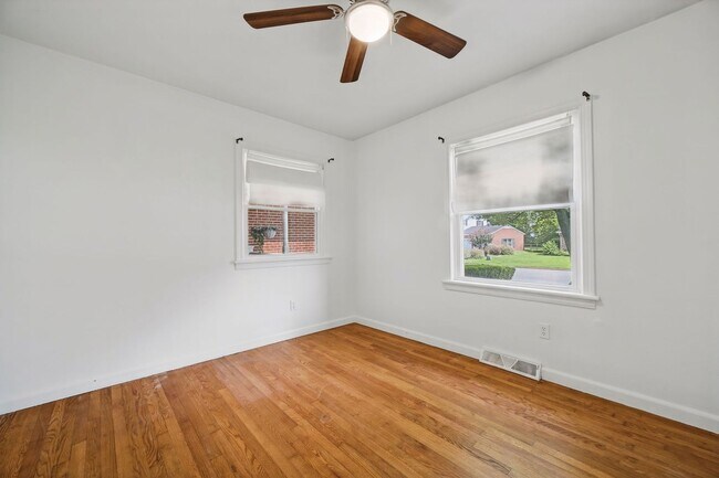 Building Photo - 1757 Lafayette Dr