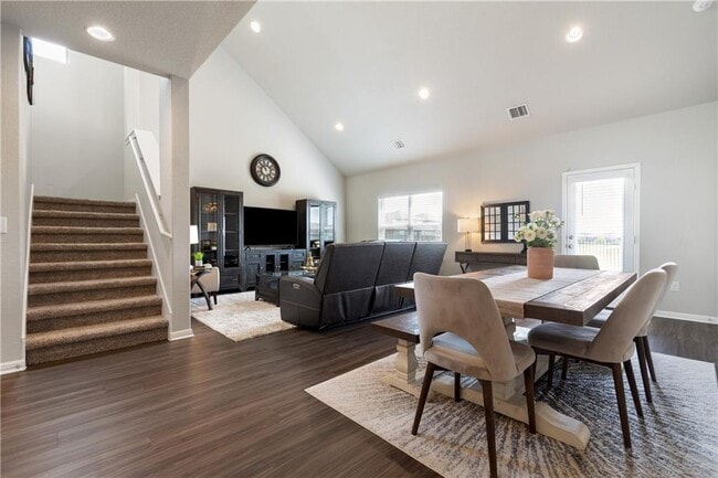 Building Photo - 213 Bremen St