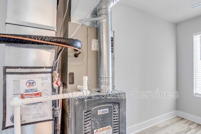 Building Photo - 8541 W 37th St N