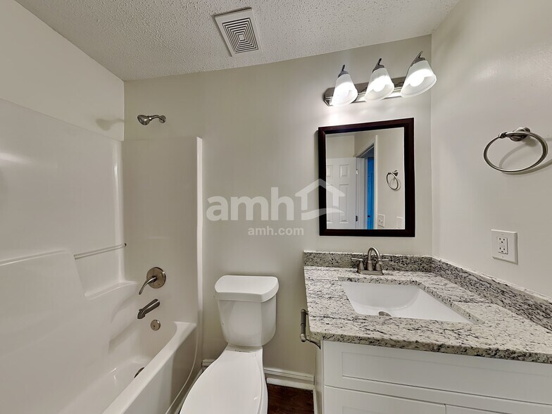 Building Photo - 375 Ermines Way
