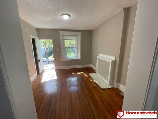 Building Photo - Nicely Updated Three Bedroom Two Bath Unit...