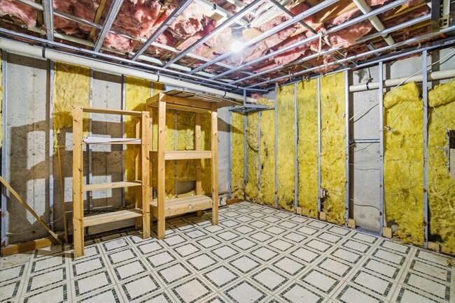 Building Photo - 46 Spring Rd