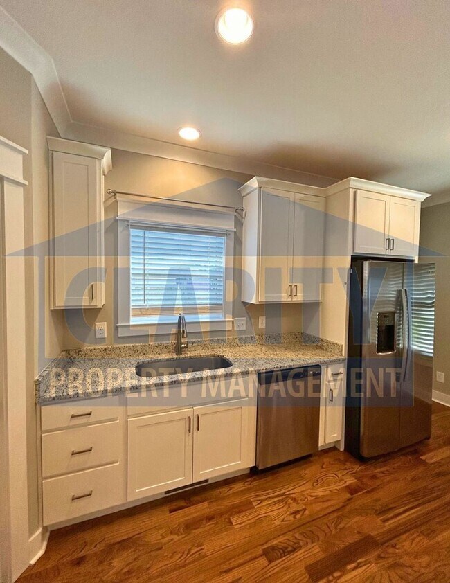 Building Photo - Three bedroom single level home!
