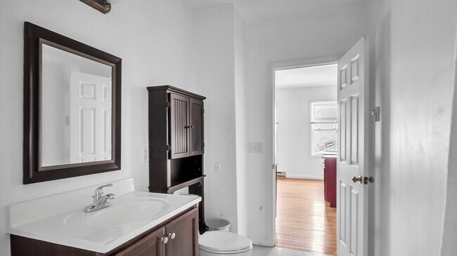 Building Photo - 1442 Main St