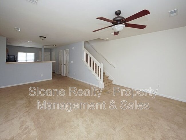 Building Photo - 572 Truman Dr