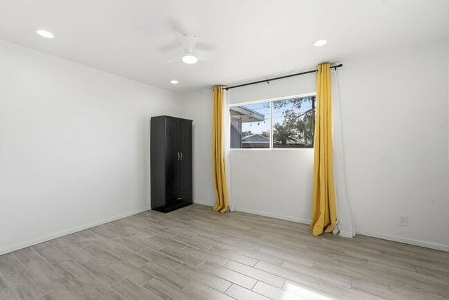 Building Photo - 8310 E Kenyon Dr