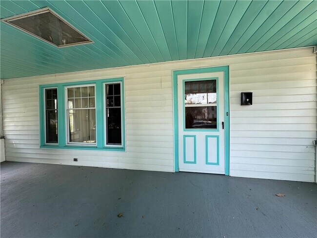 Building Photo - 129 Oakwood Ave