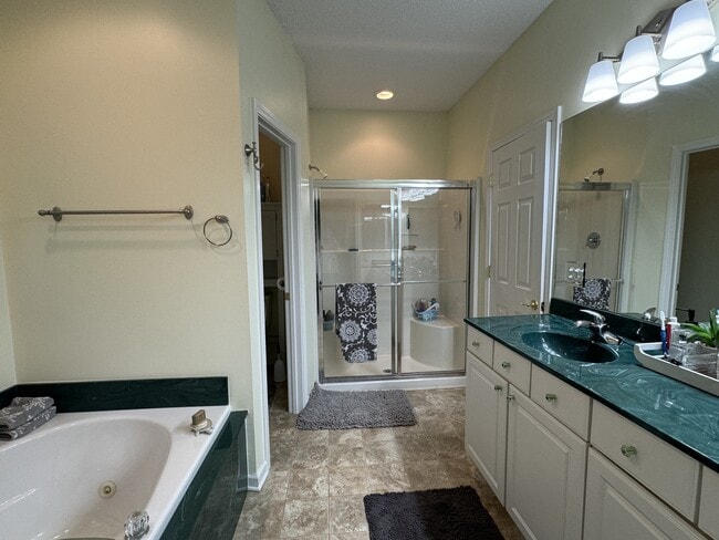 Building Photo - 110 Oglehili Trace