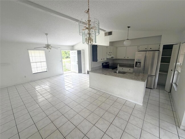 Building Photo - 745 Whitewood Dr