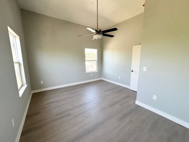 Building Photo - Executive Fully Upgraded Condo in Downtown Livermore