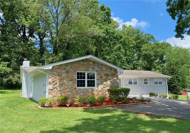 Building Photo - 2251 S Hairston Rd