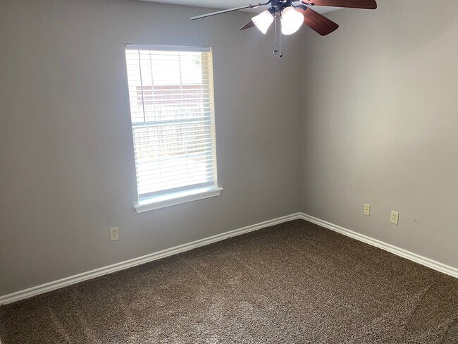 Building Photo - 3426 Parish Cir