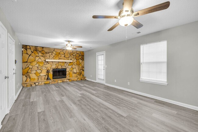 Building Photo - Welcome to your beautifully refreshed home in Hampton, where comfort, style, and convenience come...