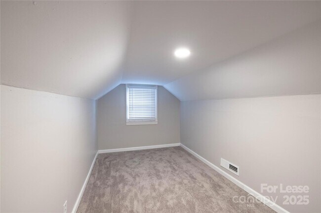Building Photo - 36188 A Esther Rd