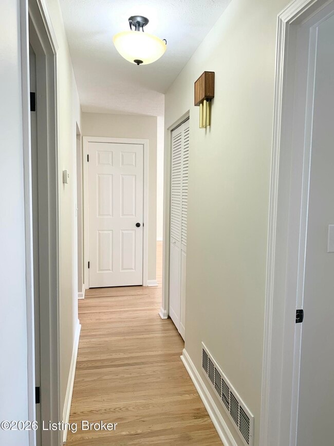 Building Photo - 921 Fenley Ave