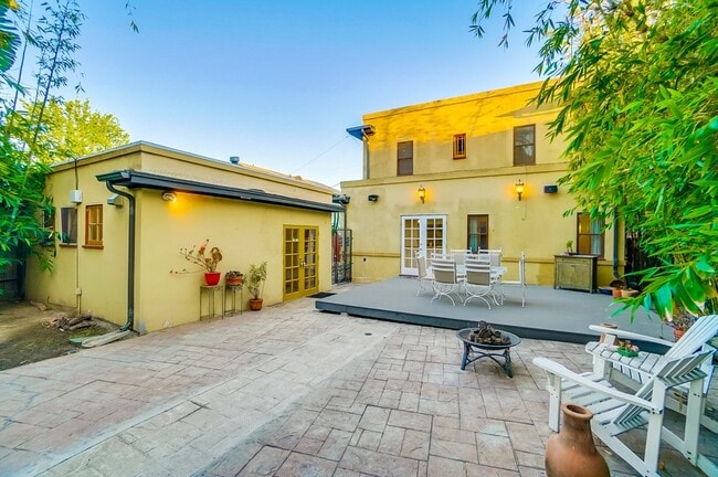 Building Photo - 3131 E Corto Pl