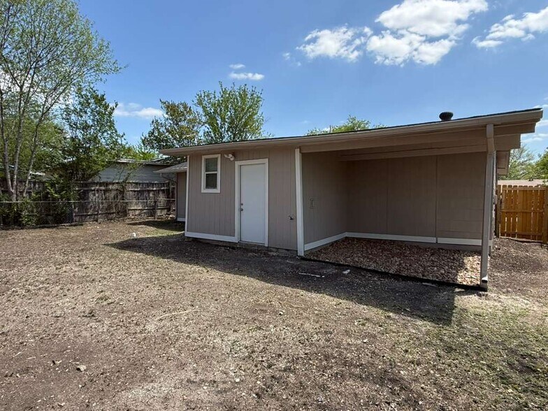 Building Photo - 5411 Indian Desert St