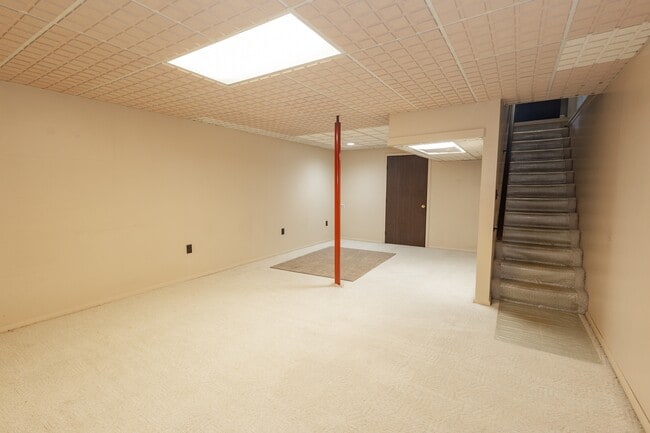 Building Photo - 3191 Sycamore Dr