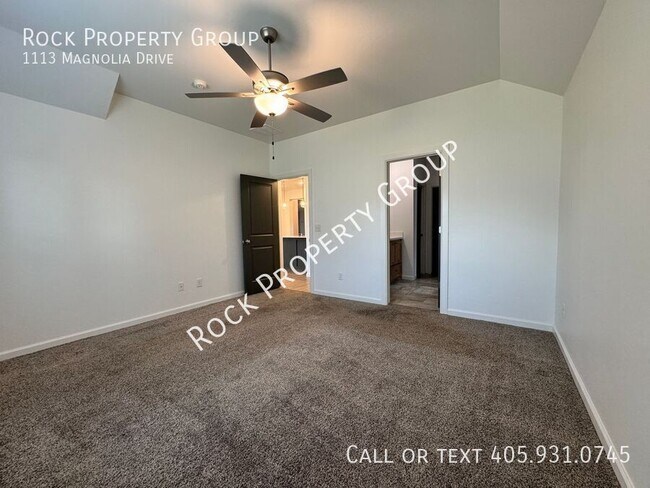 Building Photo - 1113 Magnolia Dr