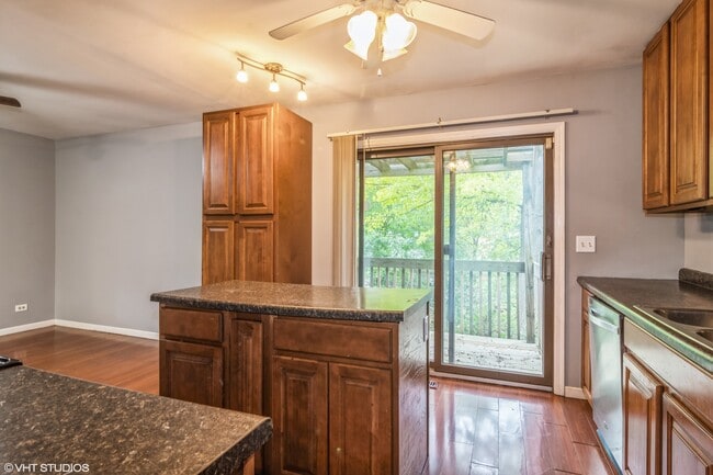 Building Photo - 101 Springhill Dr