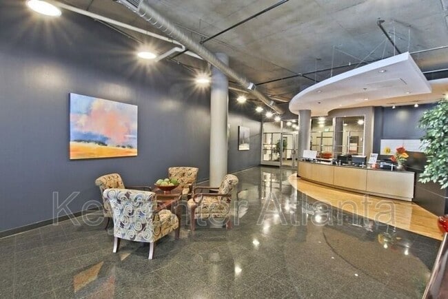Building Photo - 115 W Peachtree Pl NW