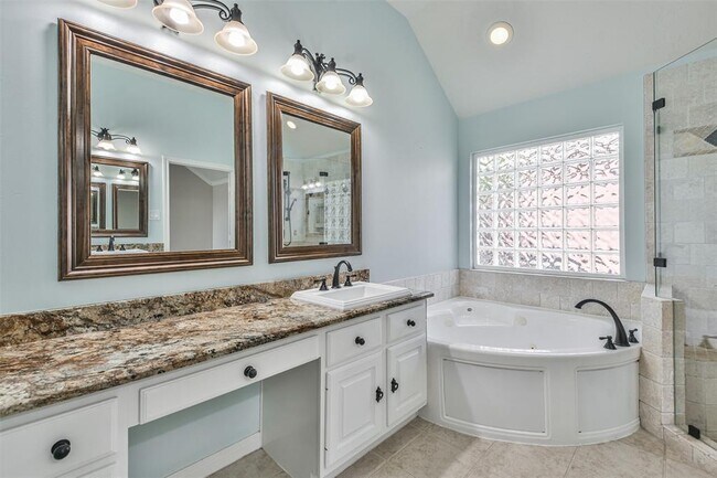 Building Photo - 16722 Coyotillo Ln