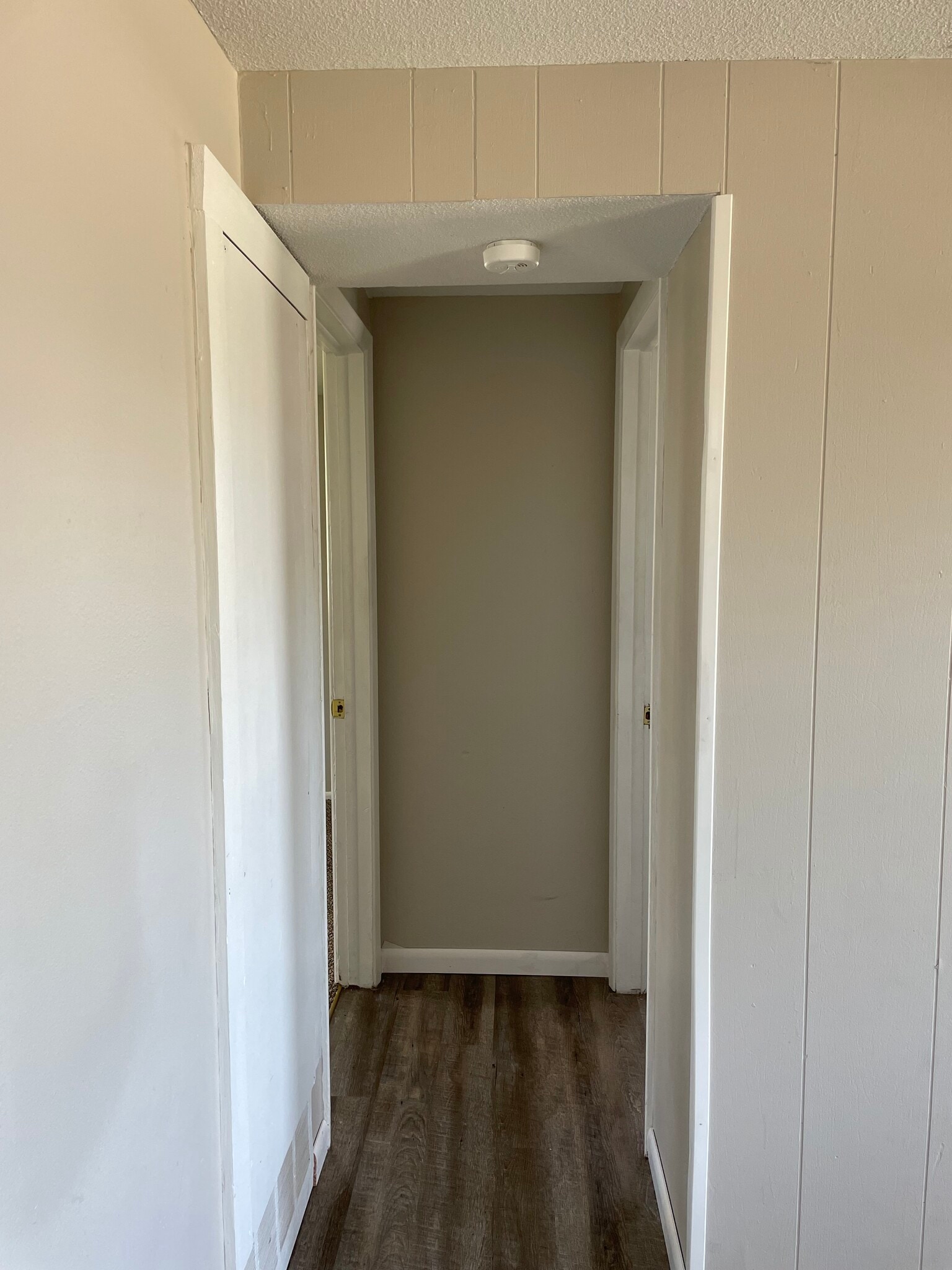 Hallway - 131 E Nowlin St