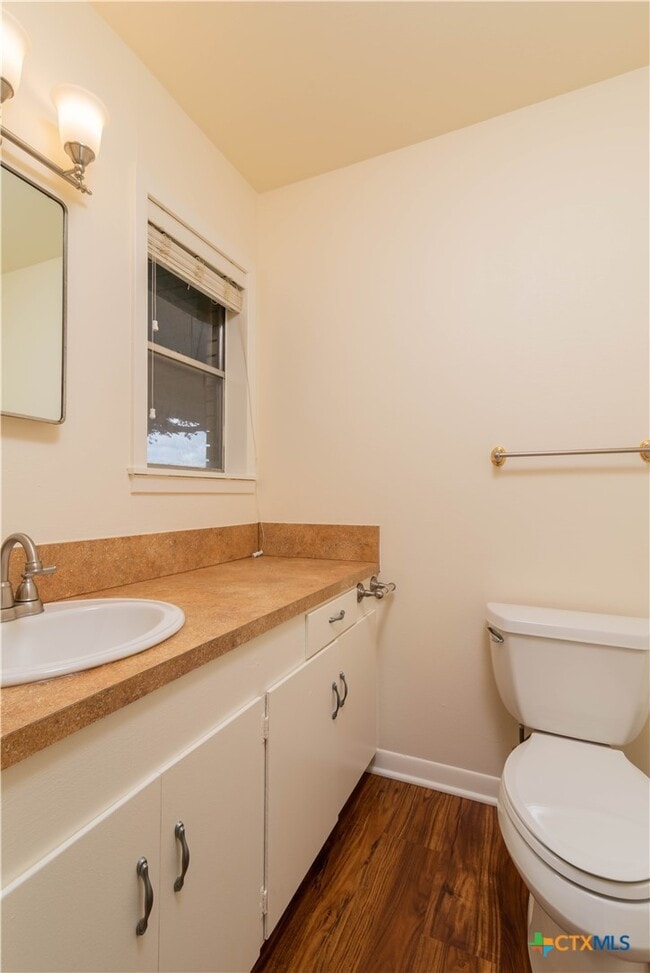 Building Photo - 316 Mulberry Ave S