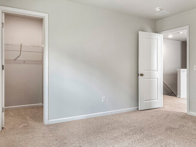 Building Photo - 5012 Scow Ct