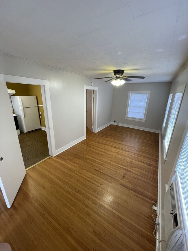 Building Photo - 609 Jefferson Blvd