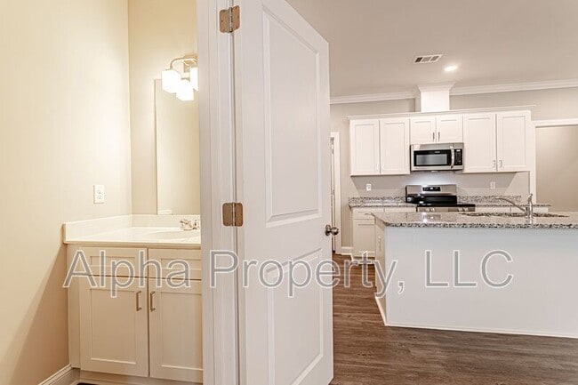 Building Photo - 18 Alderly Wy