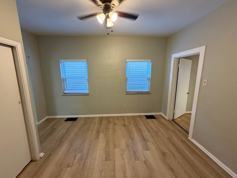 Building Photo - 5331 Arsenal St