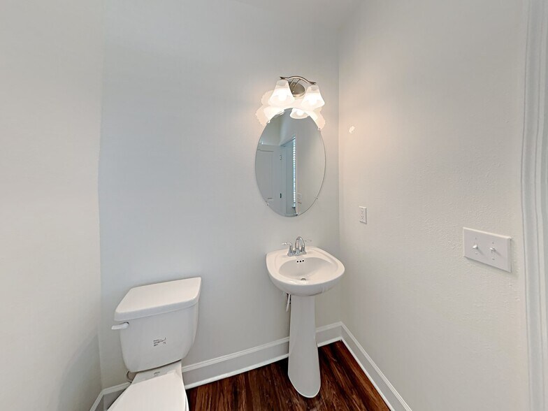 Building Photo - 1370 Ashlyn Ct