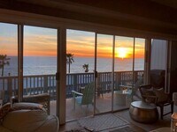 Building Photo - Malibu 2 Bedroom Ocean View Condo (Ocean s...