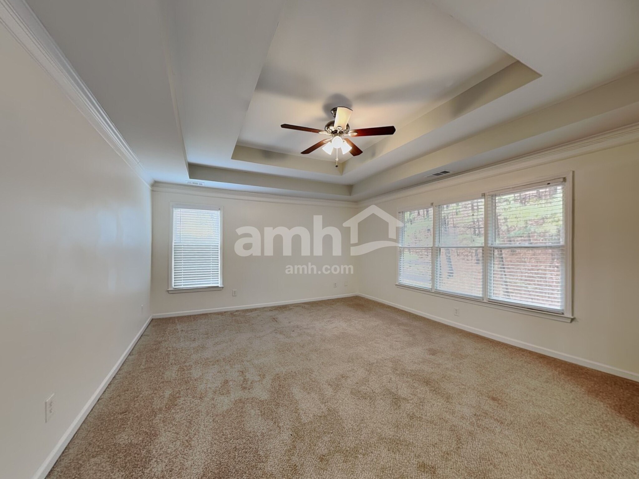 Building Photo - 404 Jessica Ln