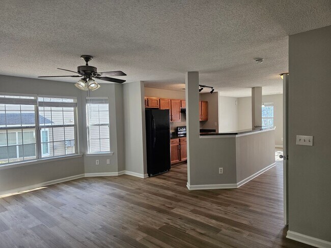 Building Photo - Move In special! 1/2 off the first Months rent!! 2 Bedrooms, 2.5 Baths Townhouse located in a Qui...