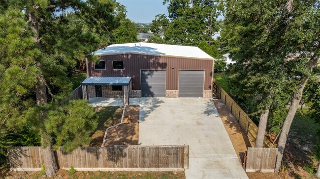 Building Photo - 21711 Barcarole Dr